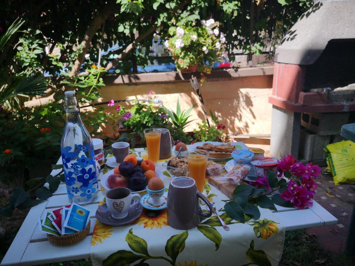 Il Giardino Di Anna - Charming Rooms In Cagliari Exterior foto